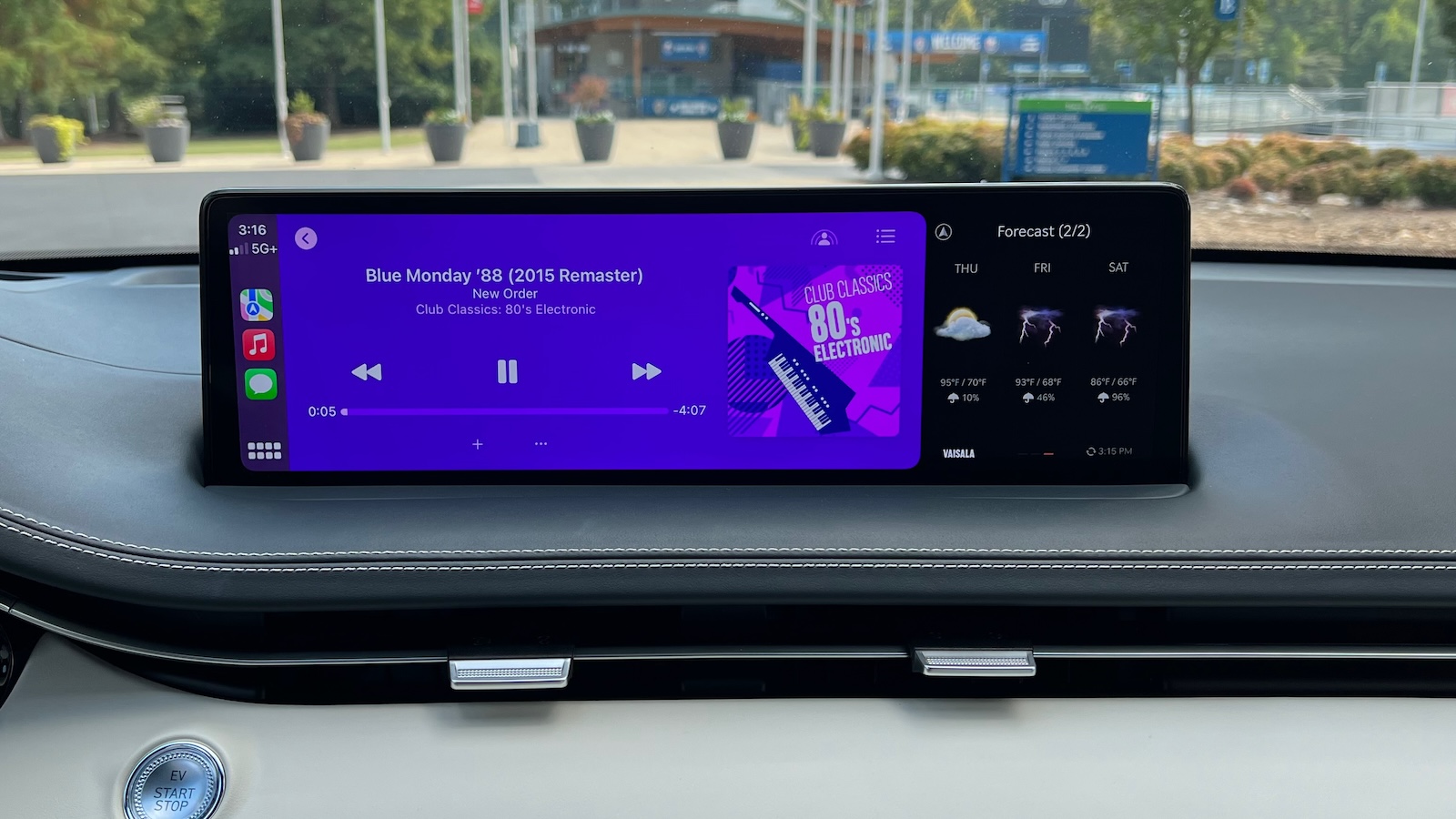 2023 gv70 carplay now playing