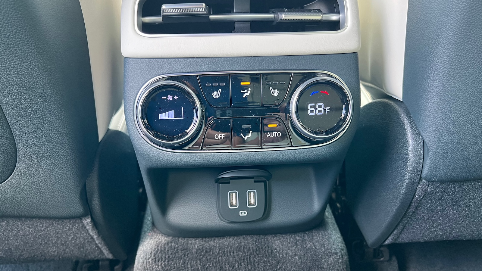 2023 gv70 rear climate usb jpg