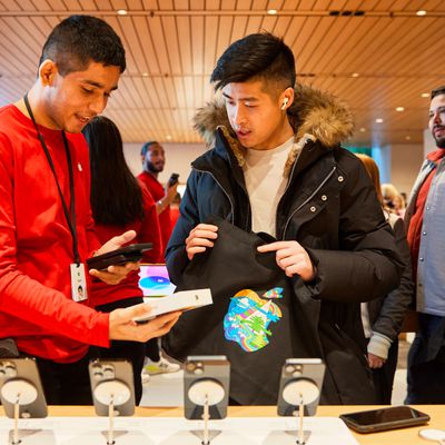 Apple Store Vancouver Canada